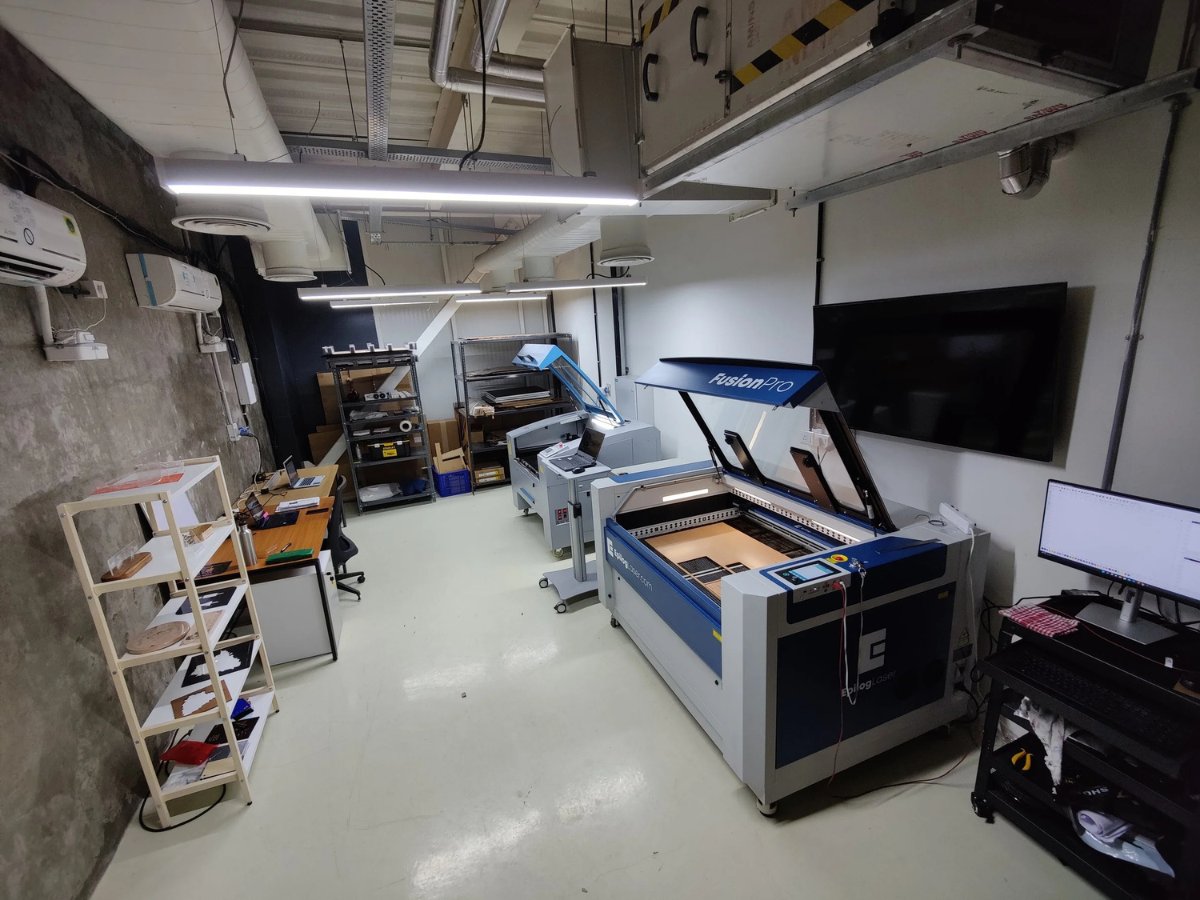 Taller profesional Yalvi Works - Máquinas láser Ruida Pro en Panamá